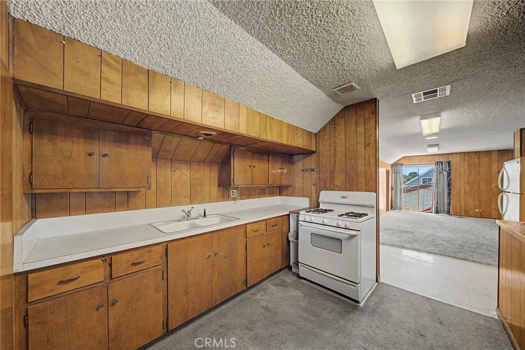 9364 Fleetwood Street Property Photo 20