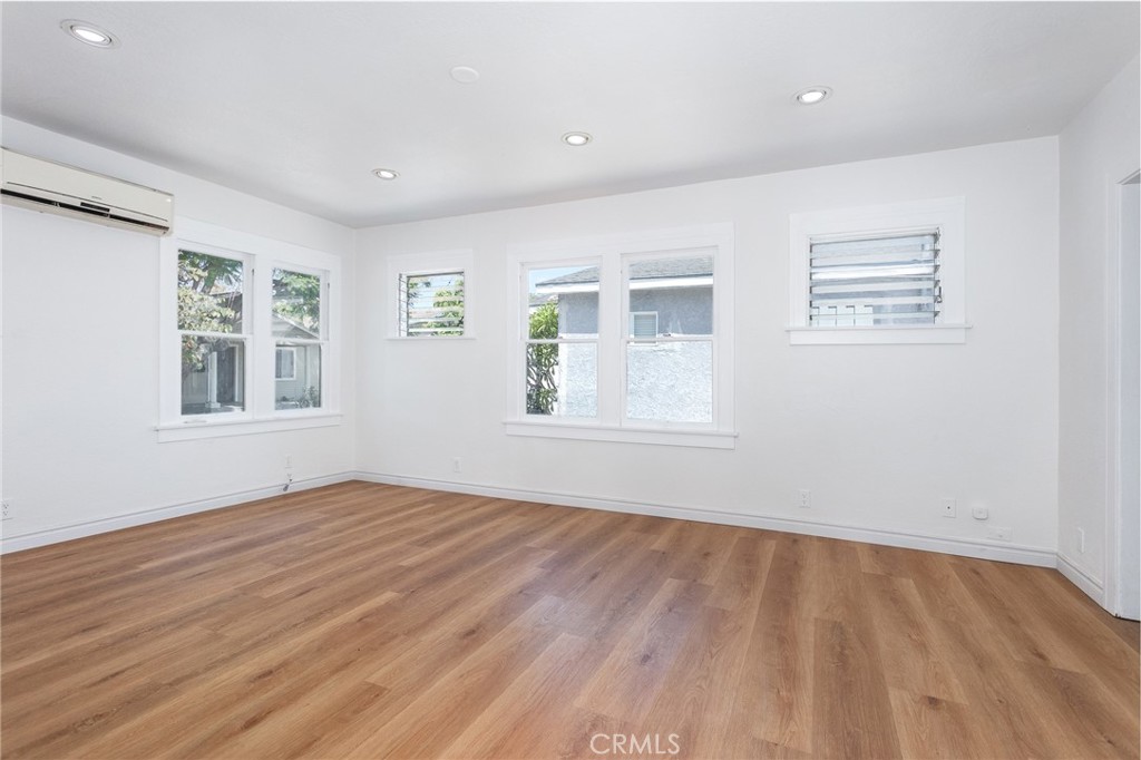1457 E California Property Photo 5
