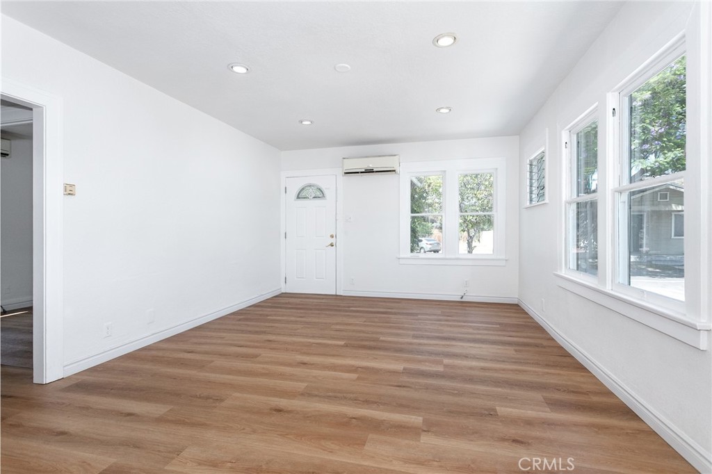 1457 E California Property Photo 6