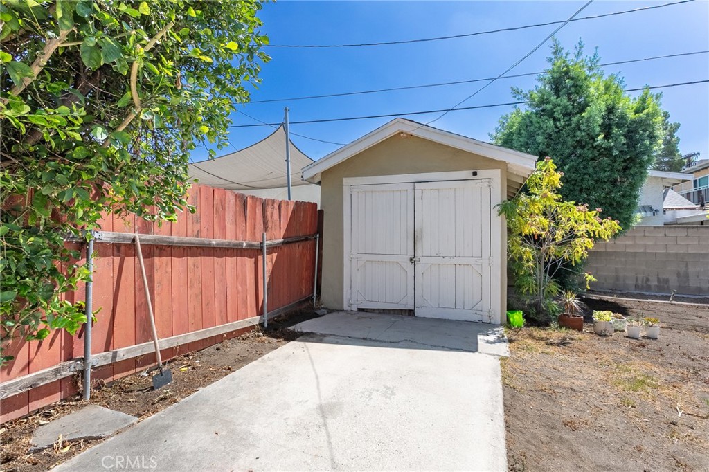 1457 E California Property Photo 18