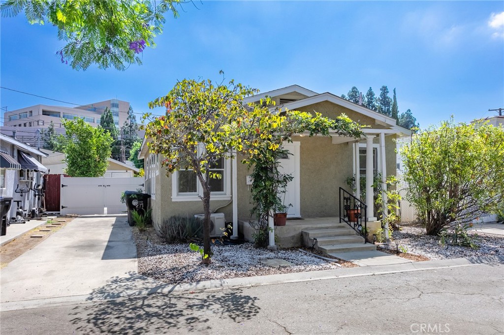 1457 E California Property Photo 21