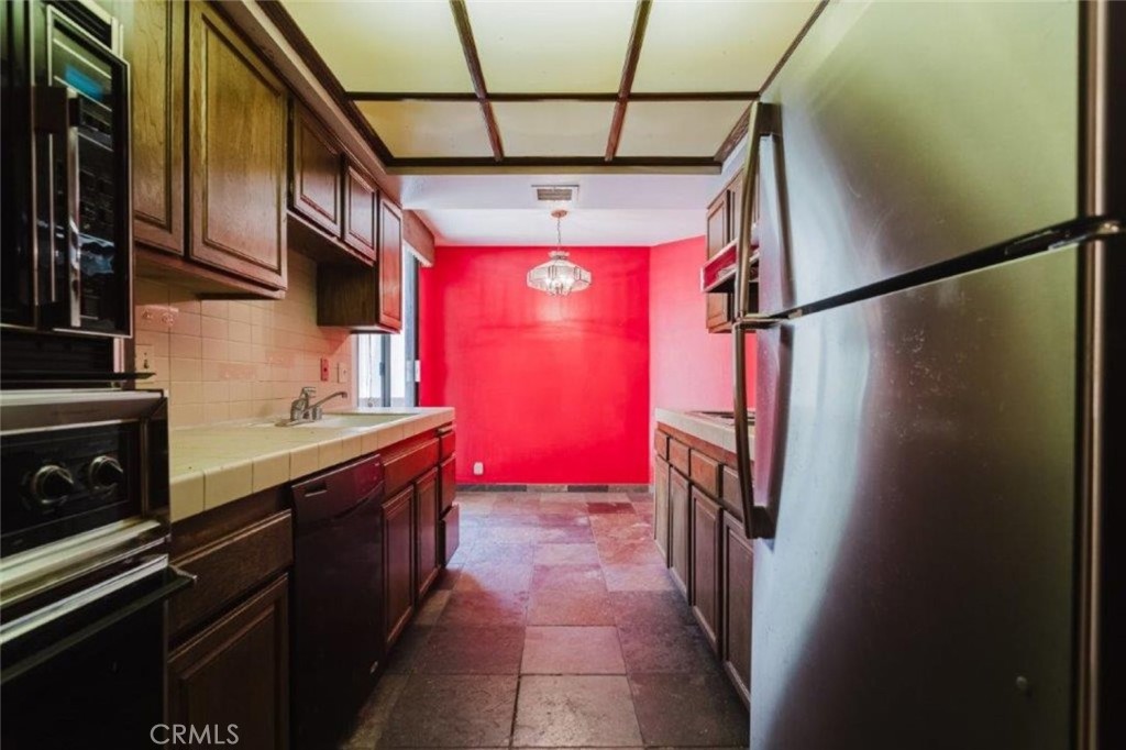 750 S Spaulding Avenue 215 Property Photo 6