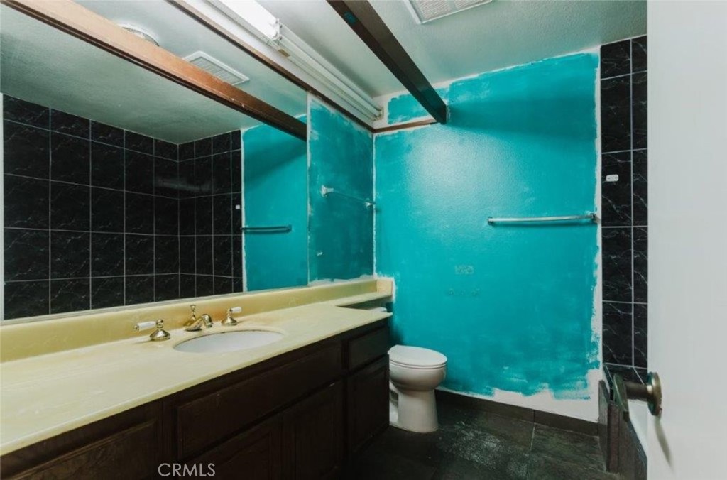 750 S Spaulding Avenue 215 Property Photo 27