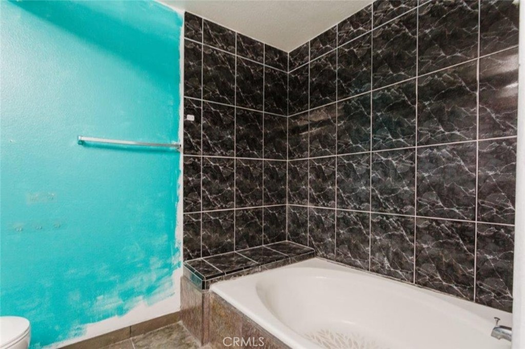 750 S Spaulding Avenue 215 Property Photo 28