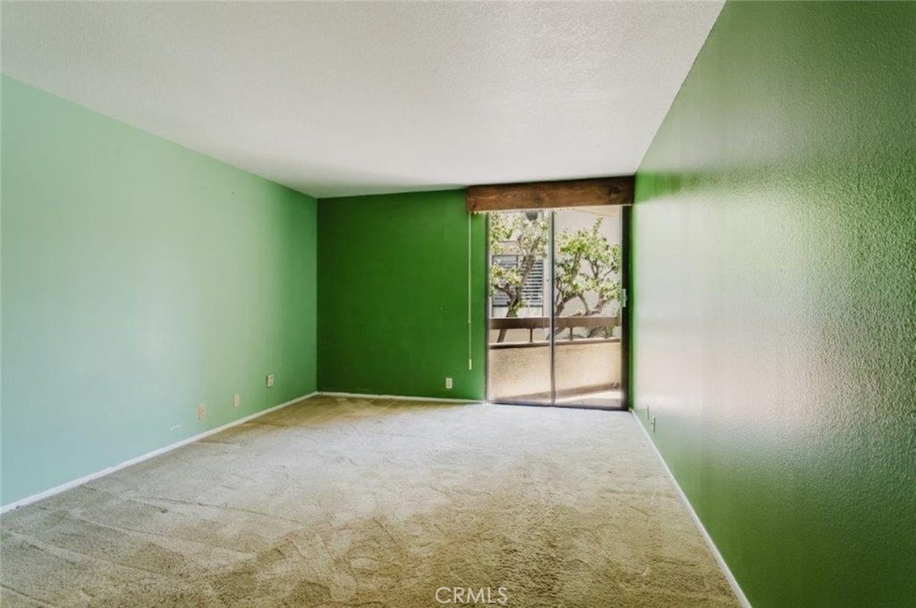 750 S Spaulding Avenue 215 Property Photo 32
