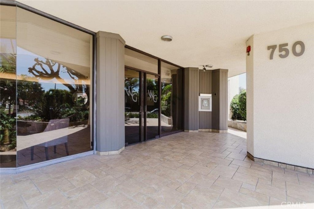 750 S Spaulding Avenue 215 Property Photo 35