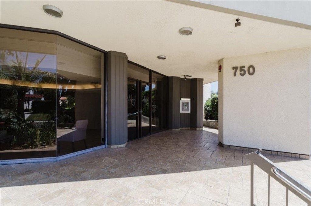 750 S Spaulding Avenue 215 Property Photo 37