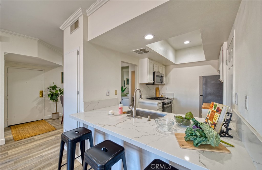 1665 Federal Avenue 302 Property Photo 21