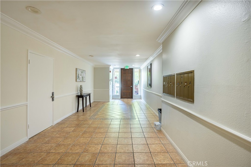 1665 Federal Avenue 302 Property Photo 48