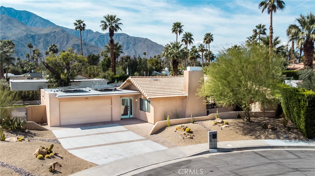 575 N Burton Way Property Photo 1