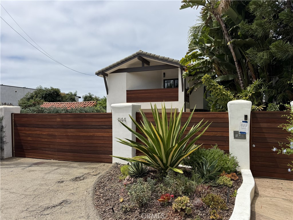 1144 Hermes Property Photo 1