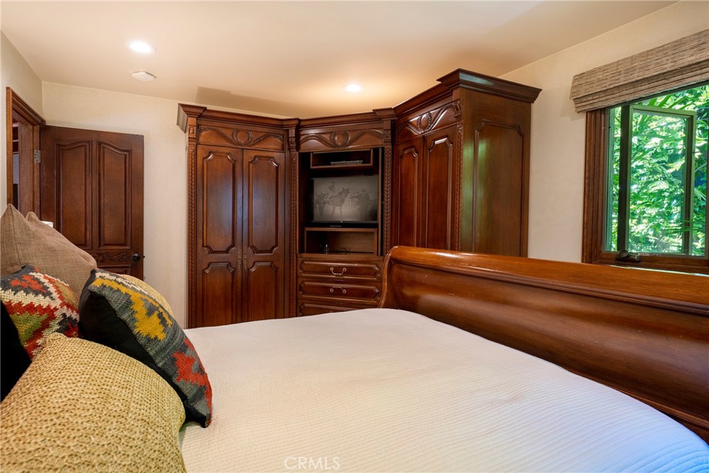 1144 Hermes Property Photo 31