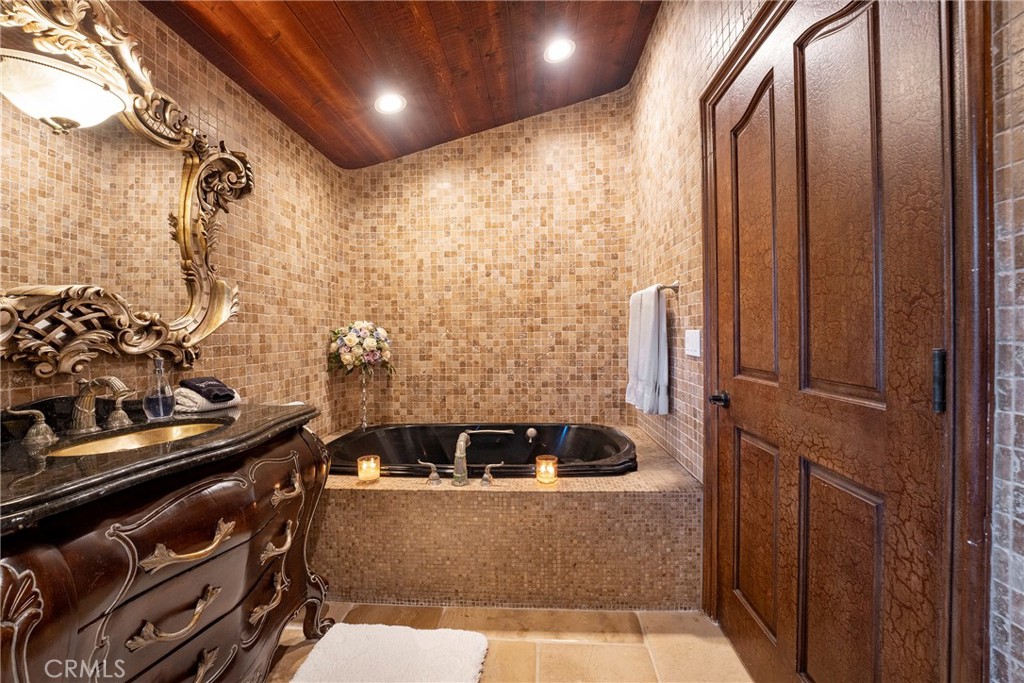 1144 Hermes Property Photo 34