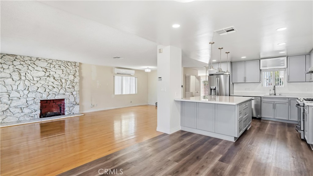933 Montecito Drive Property Photo 8