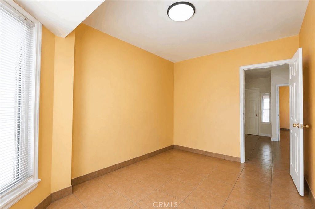 3552 Lexington Avenue Property Photo 6