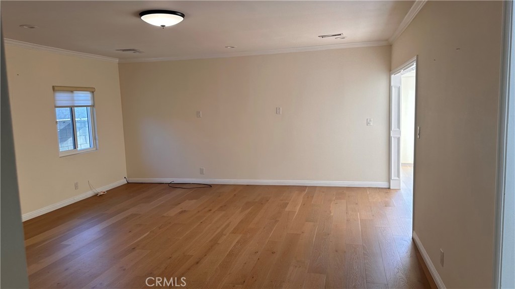 1119 Mayflower Property Photo 3
