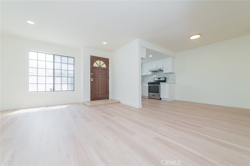 232 W Mission C Property Photo 6