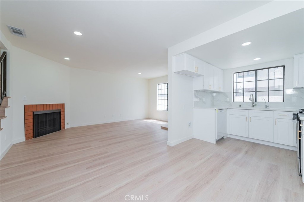 232 W Mission C Property Photo 7