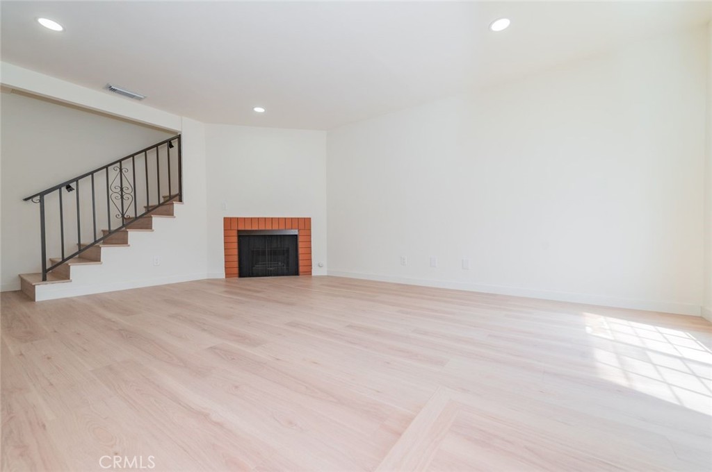 232 W Mission C Property Photo 9
