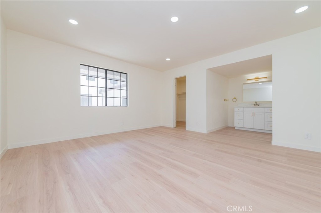 232 W Mission C Property Photo 13