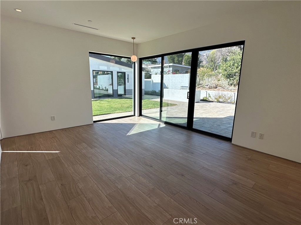 3279 Laurice Avenue Property Photo 12