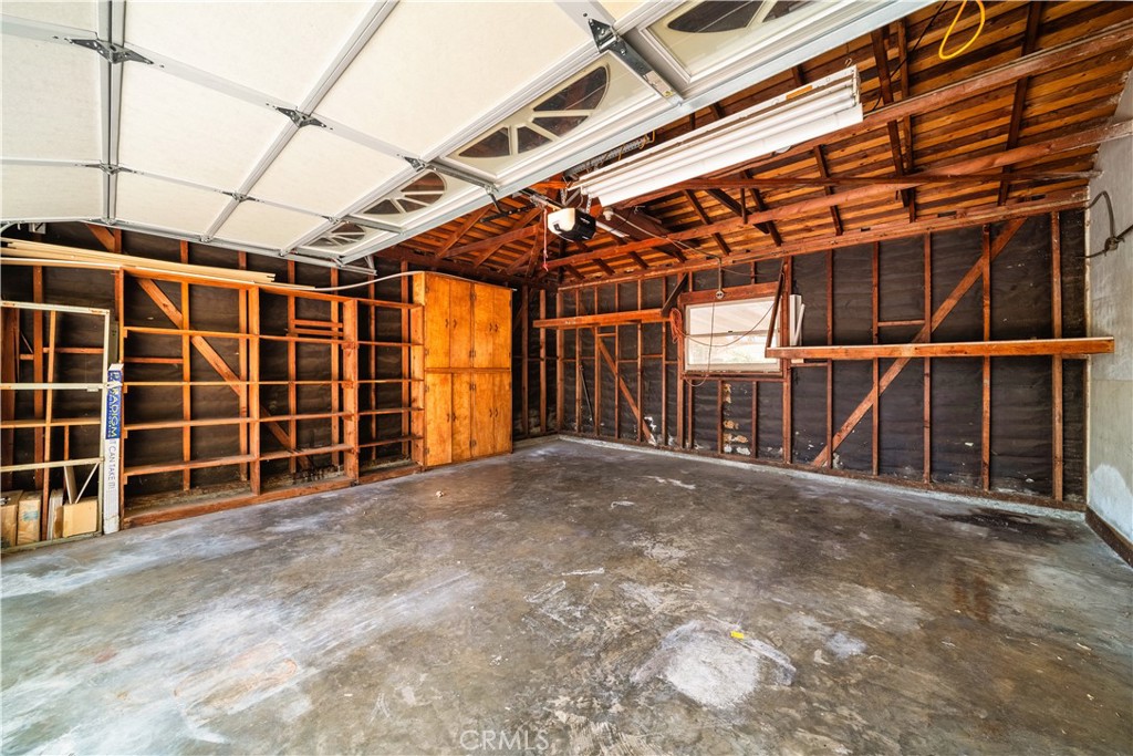 2231 Greenfield Property Photo 31