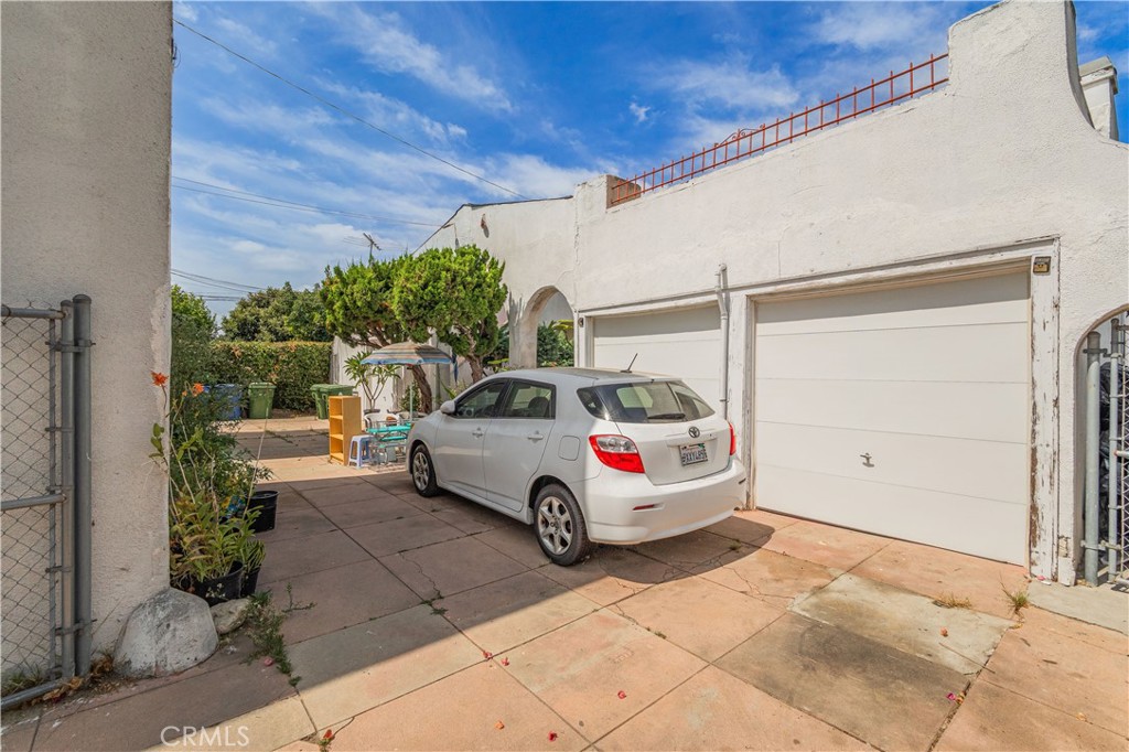 1427 Laveta Property Photo 32