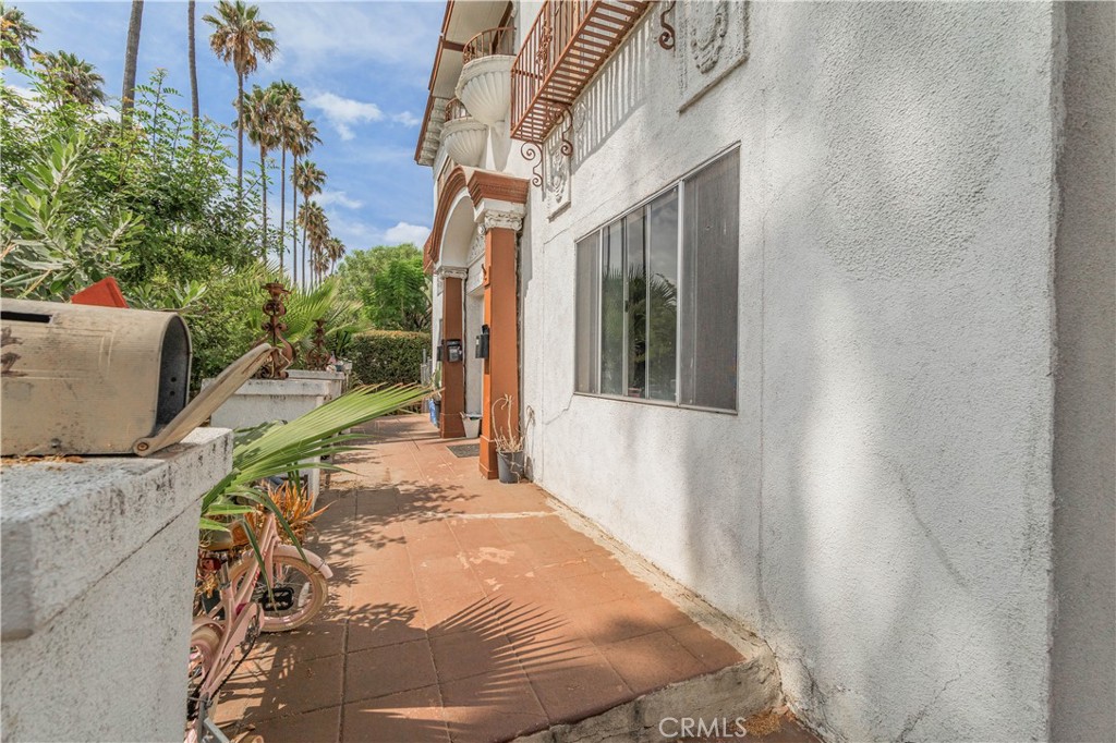 1427 Laveta Property Photo 39