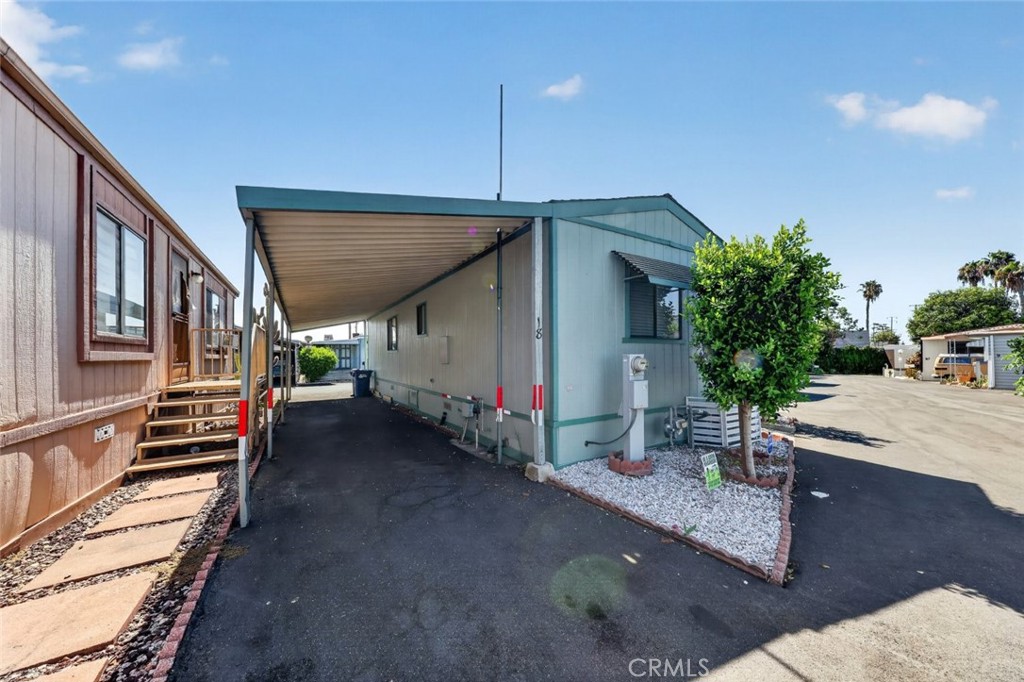 1020 S Mountain Property Photo 4