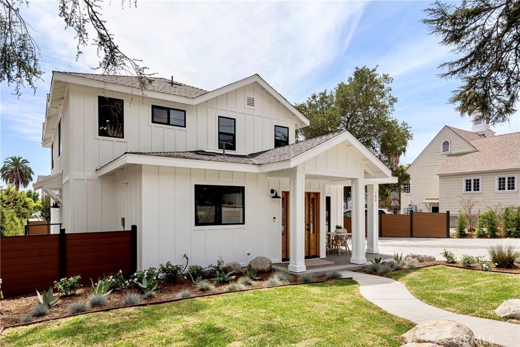 180 W Highland Avenue Property Photo 3