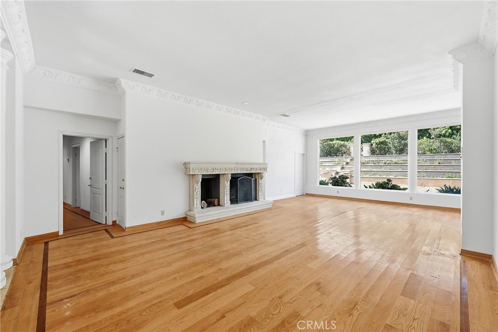 673 Deodar Property Photo 3