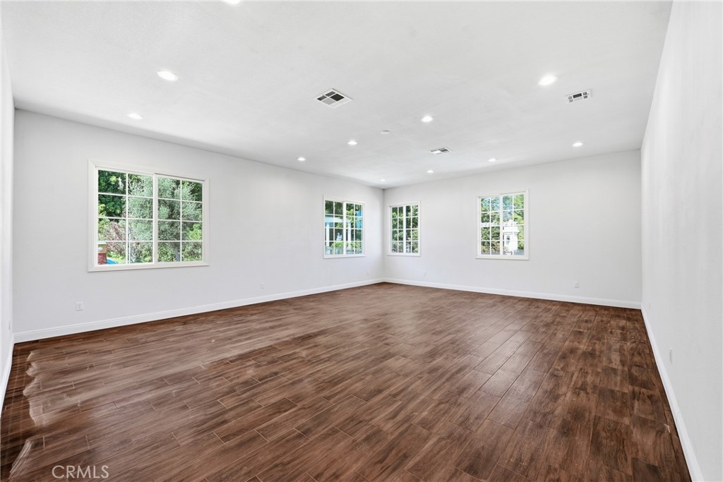 673 Deodar Property Photo 6