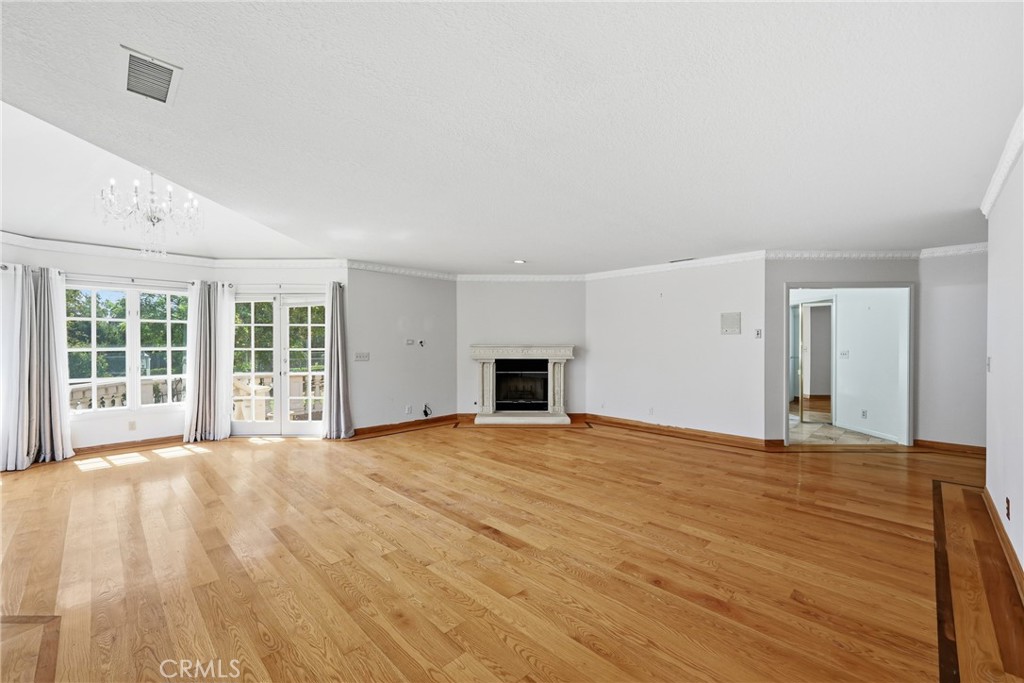 673 Deodar Property Photo 8