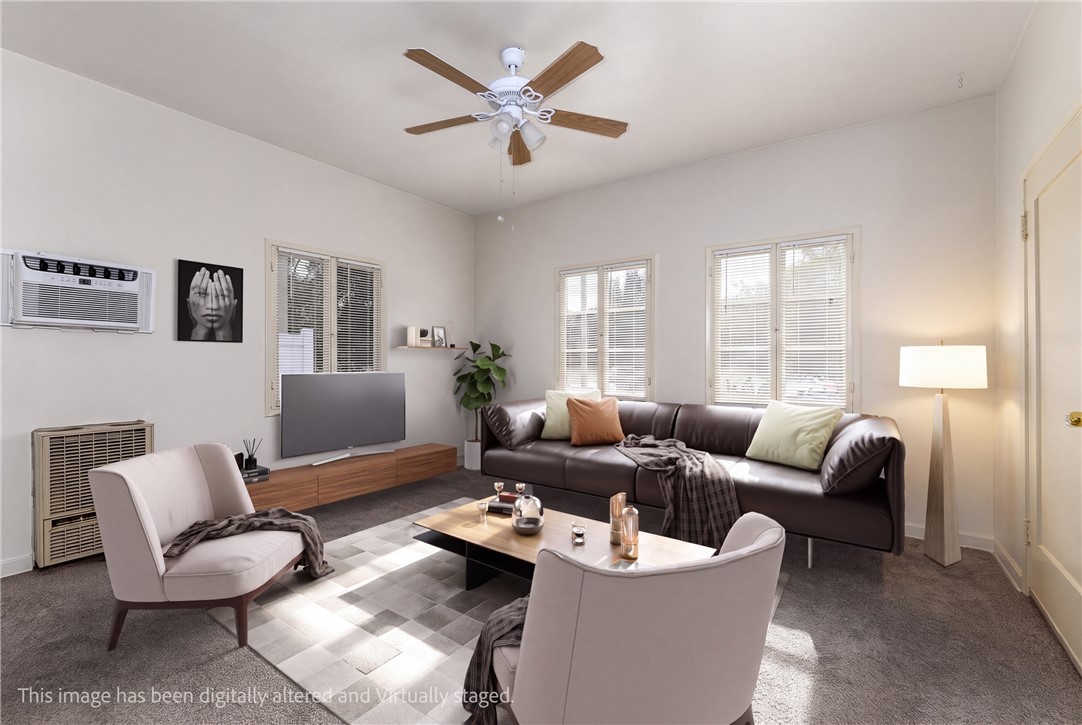 264 E Glenarm Property Photo 12