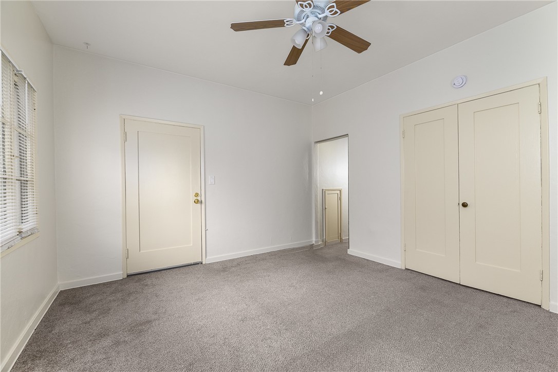 264 E Glenarm Property Photo 17