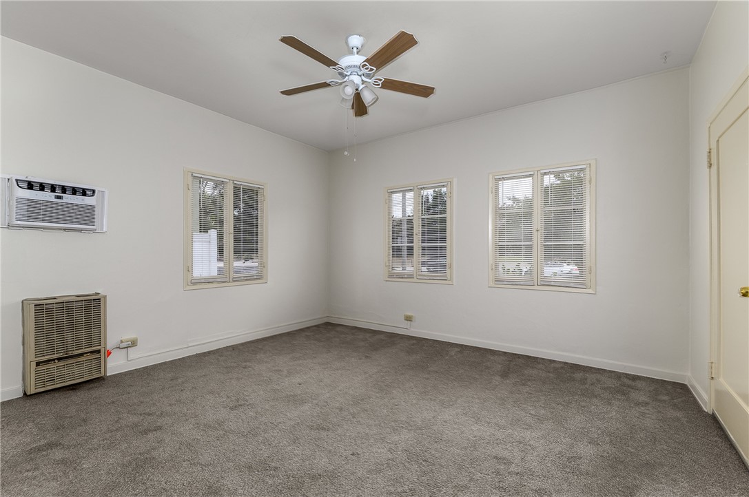 264 E Glenarm Property Photo 18