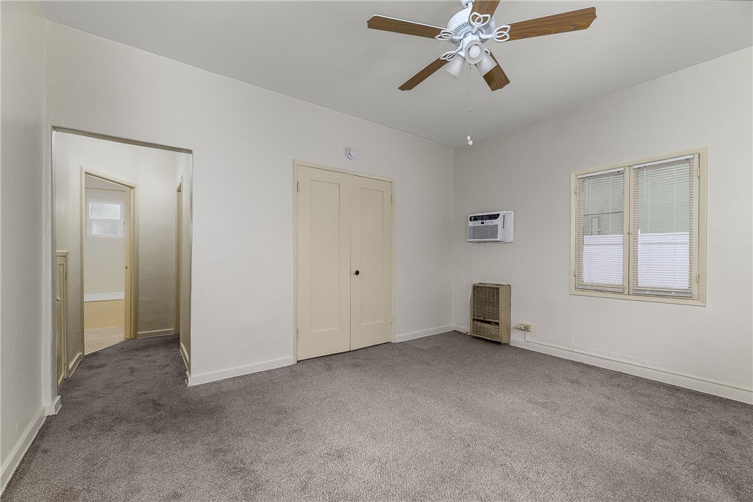 264 E Glenarm Property Photo 19