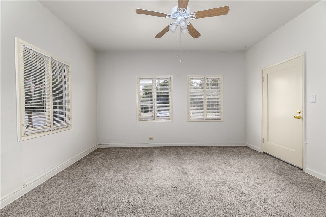 264 E Glenarm Property Photo 20