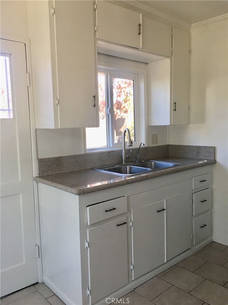 316 Elizabeth Property Photo 16