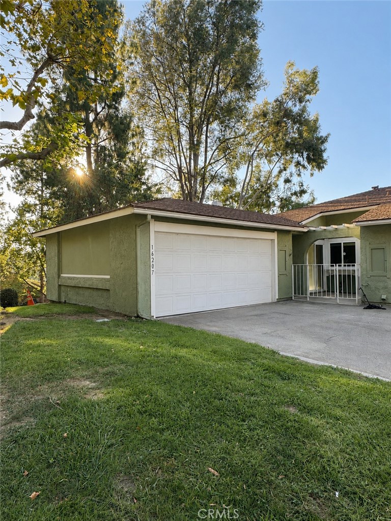 16207 Sierra Ridge Property Photo 1