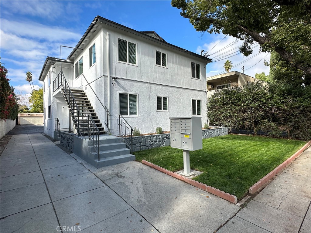 41 N Sierra Bonita Avenue D Property Photo 1