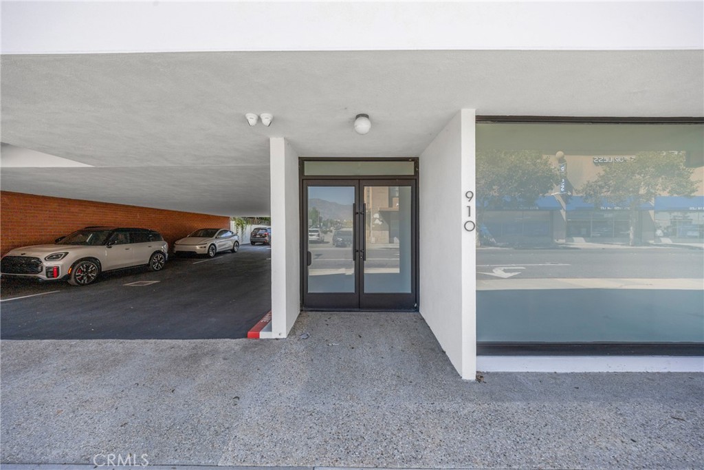 910 San Pasqual Street Property Photo 18