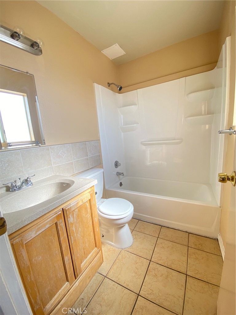 1025 Gaviota Avenue Property Photo 6