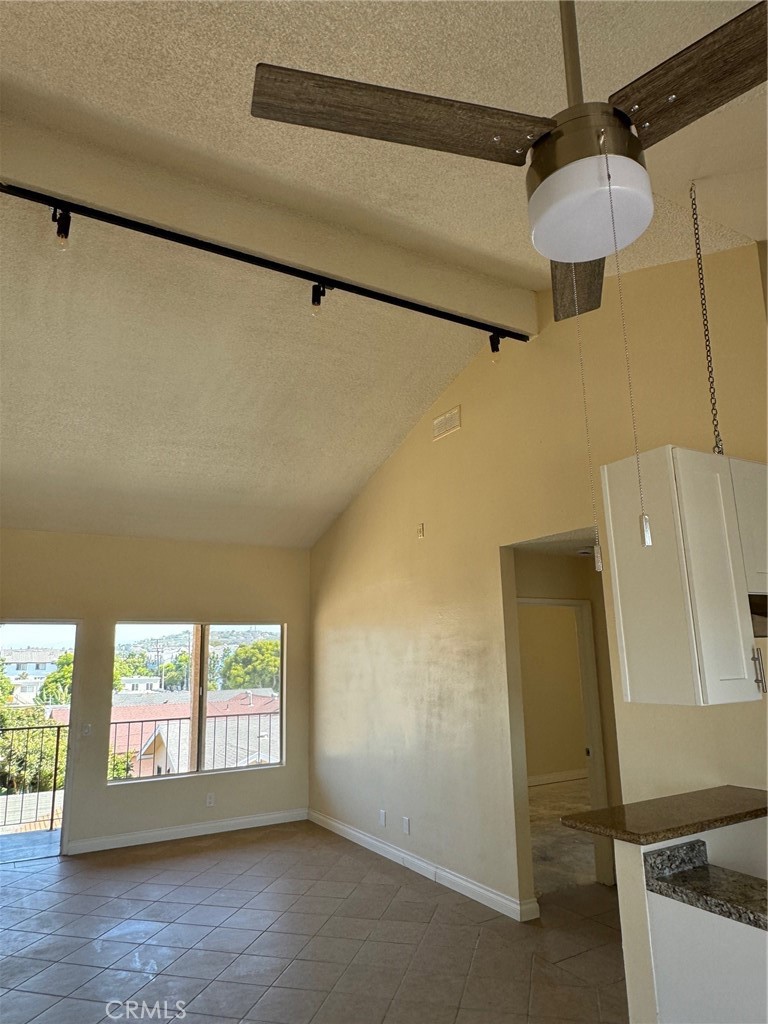 1025 Gaviota Avenue Property Photo 8