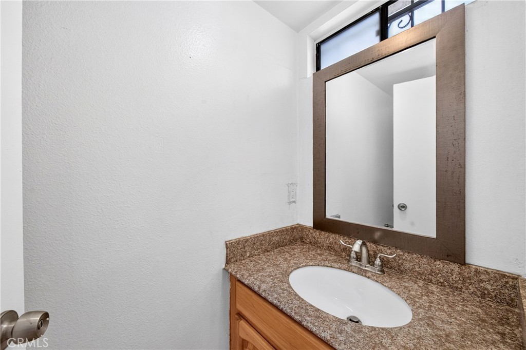 13856 Ramona Parkway Property Photo 6