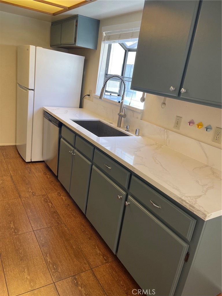 1627 #a S Marengo Avenue A Property Photo 4