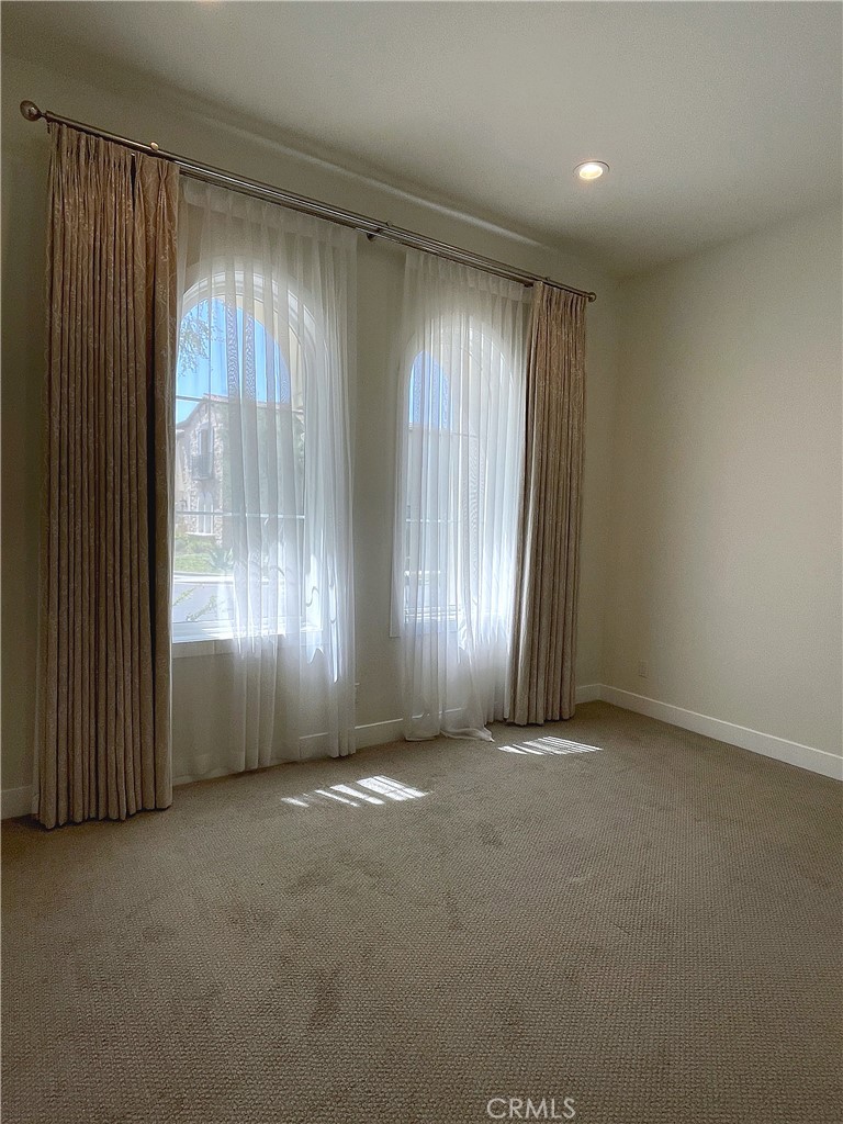 57 Pulsa Property Photo 5
