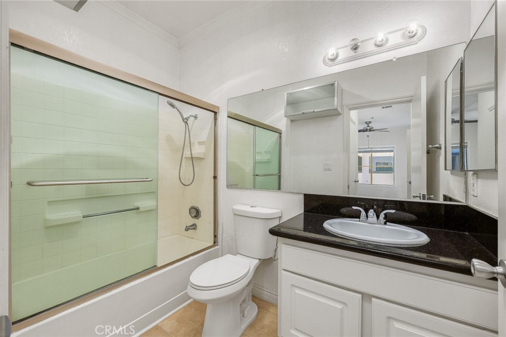 300 N El Molino Avenue 308 Property Photo 17
