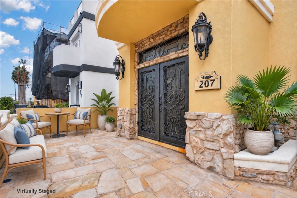 207 18th Street Property Photo 1