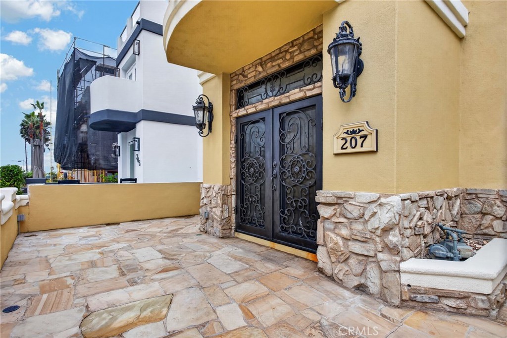 207 18th Street Property Photo 2